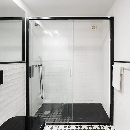 아파트 Guestready - Cosy In The Historic Heart Of *